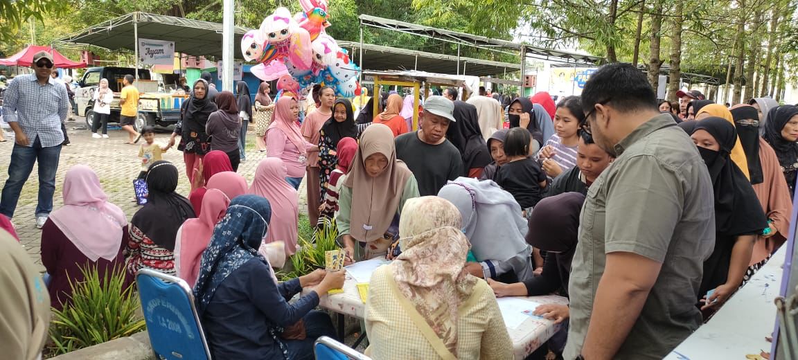 Jelang HBKN Idul Fitri 1446 H, Dirreskrimsus Polda Gorontalo Gelar Kegiatan Pasar Murah Bersubsidi Dalam Rangka Stabilisasi Harga Bapokting dan Pengendalian Inflasi Daerah