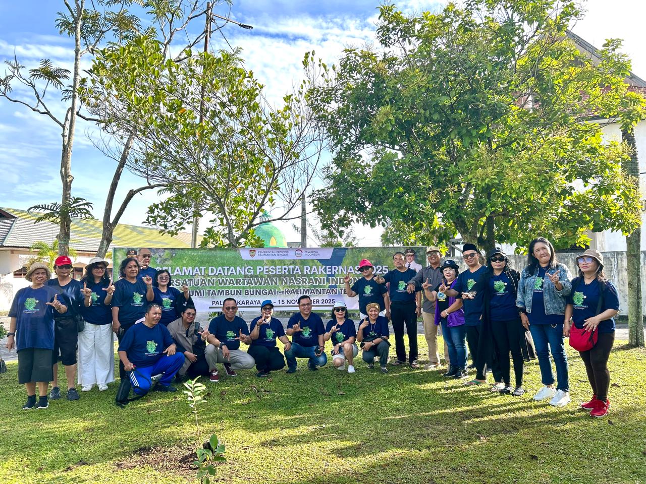 Dinas Kehutanan Kalteng Apresiasi Kegiatan Menanam Pohon bersama PEWARNA Indonesia