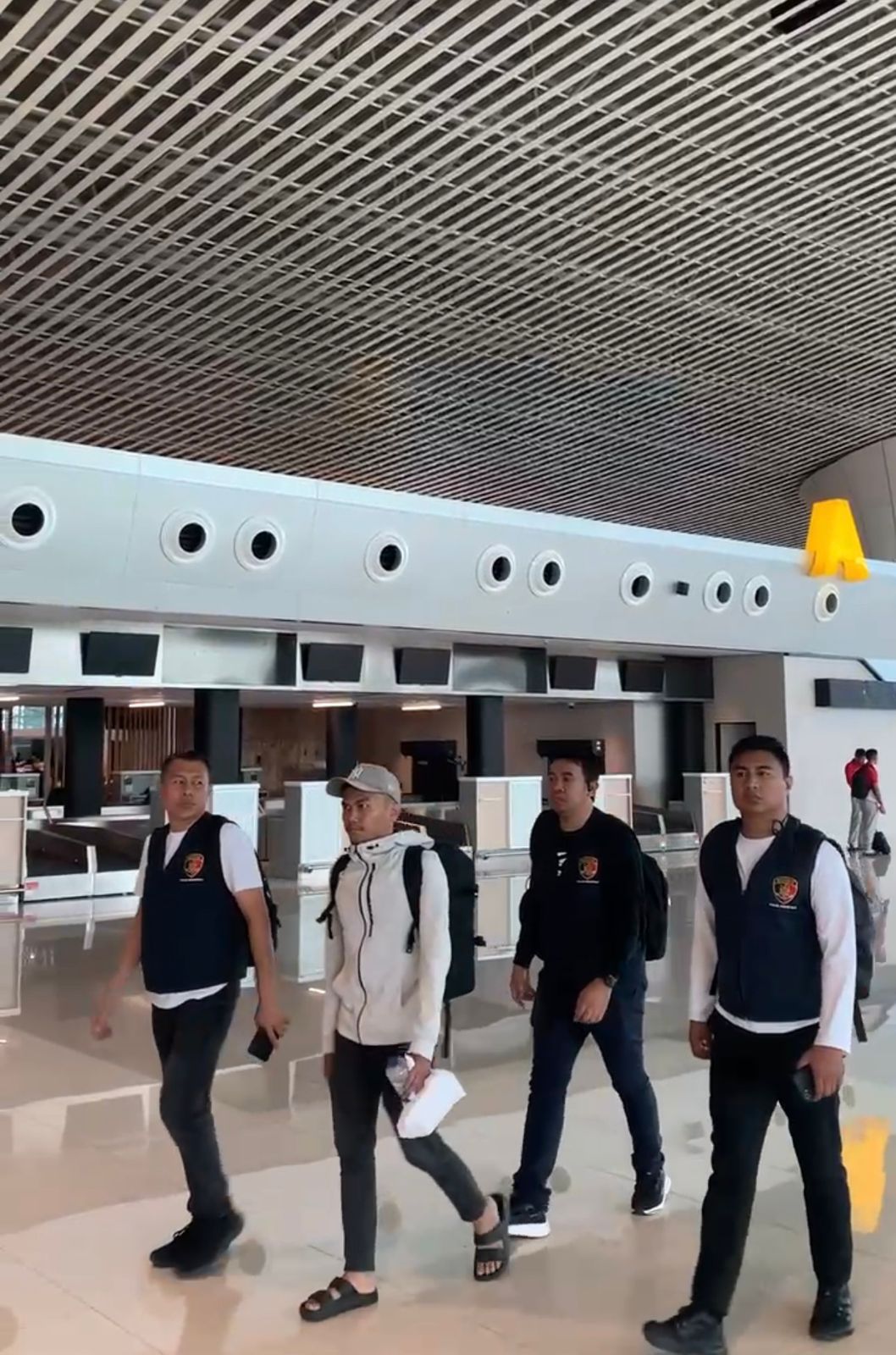 1 orang lagi tersangka korupsi pemeliharaan jalan nani wartabone diamankan penyidik di makasar